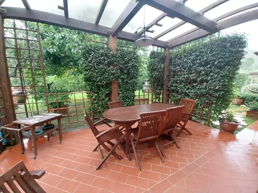 Immagine 4 di Villa in vendita  a Calci