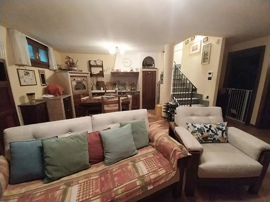 Immagine 39 di Villa in vendita  a Calci