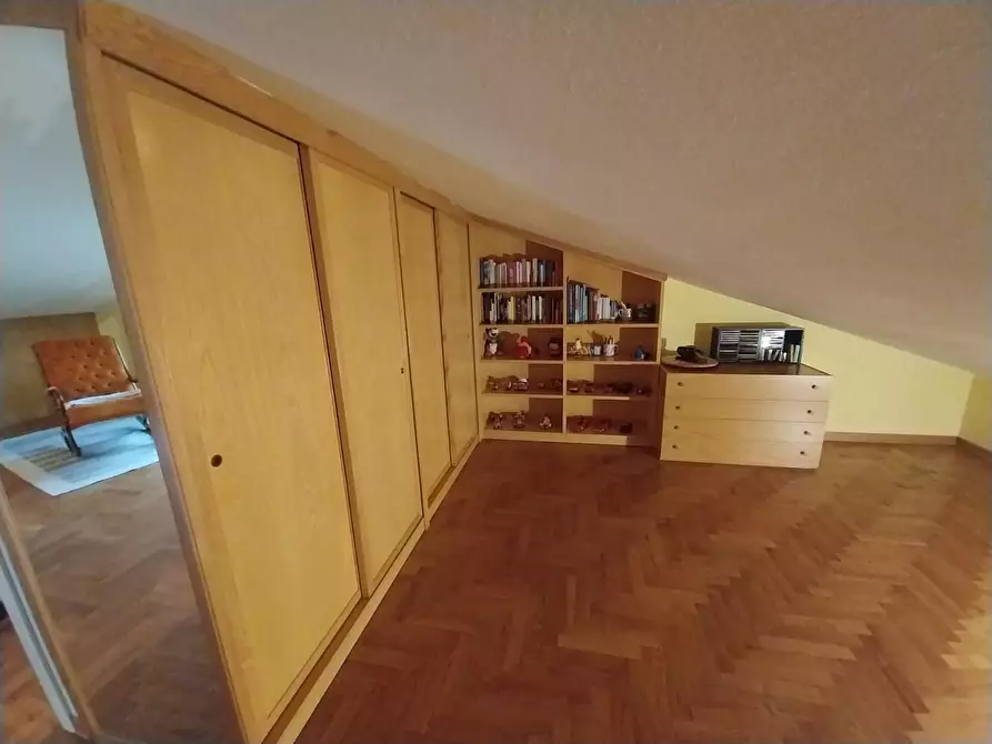 Immagine 43 di Villa in vendita  a Calci