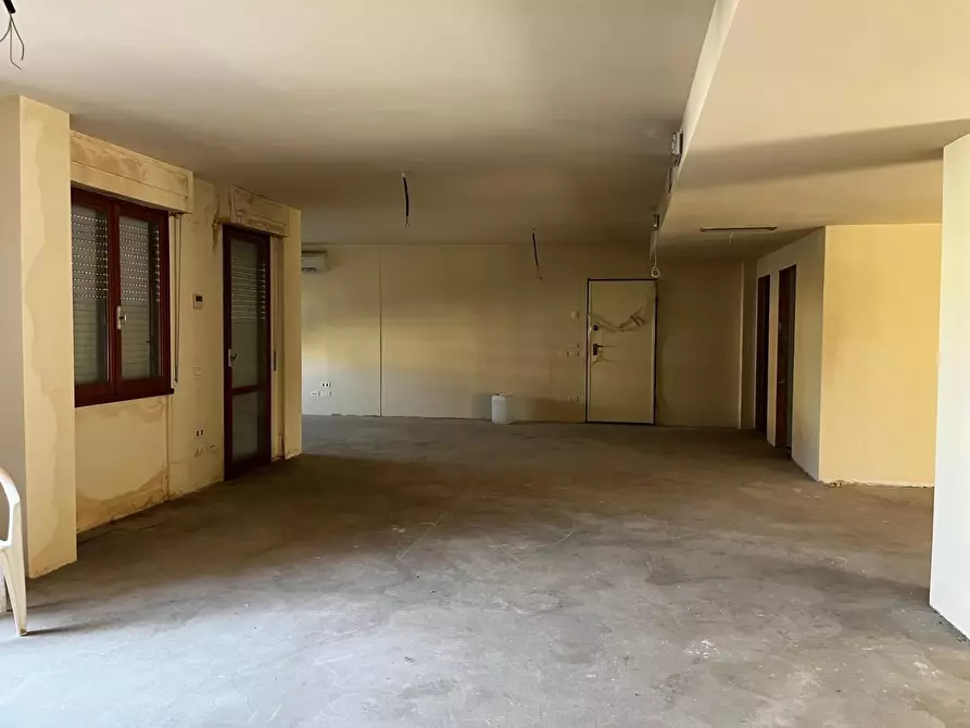 Immagine 9 di Ufficio in vendita  a Pontedera