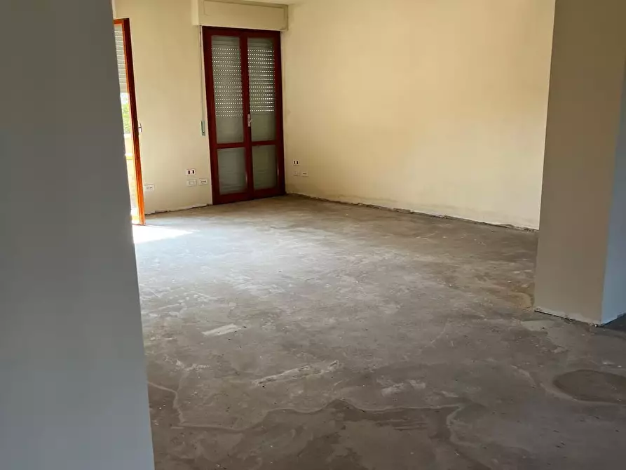 Immagine 18 di Ufficio in vendita  a Pontedera