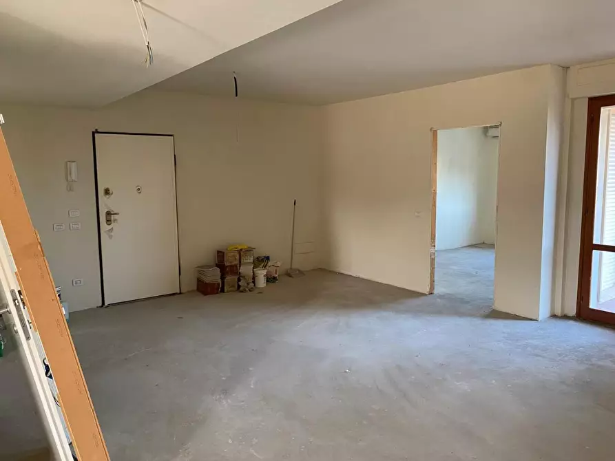 Immagine 22 di Ufficio in vendita  a Pontedera