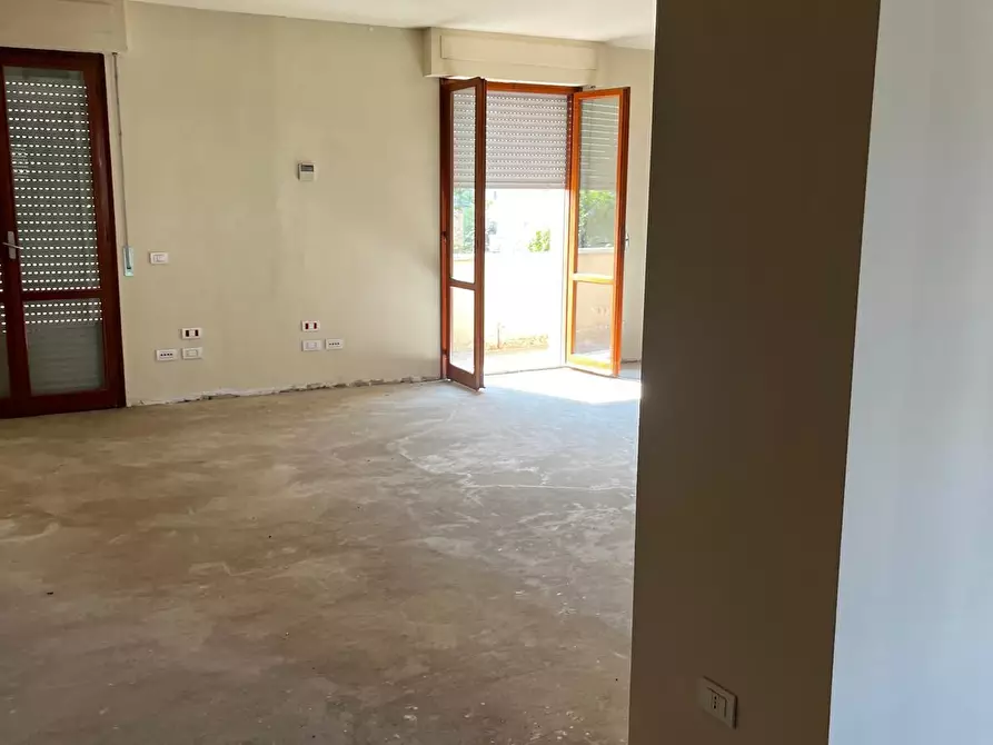 Immagine 17 di Ufficio in vendita  a Pontedera