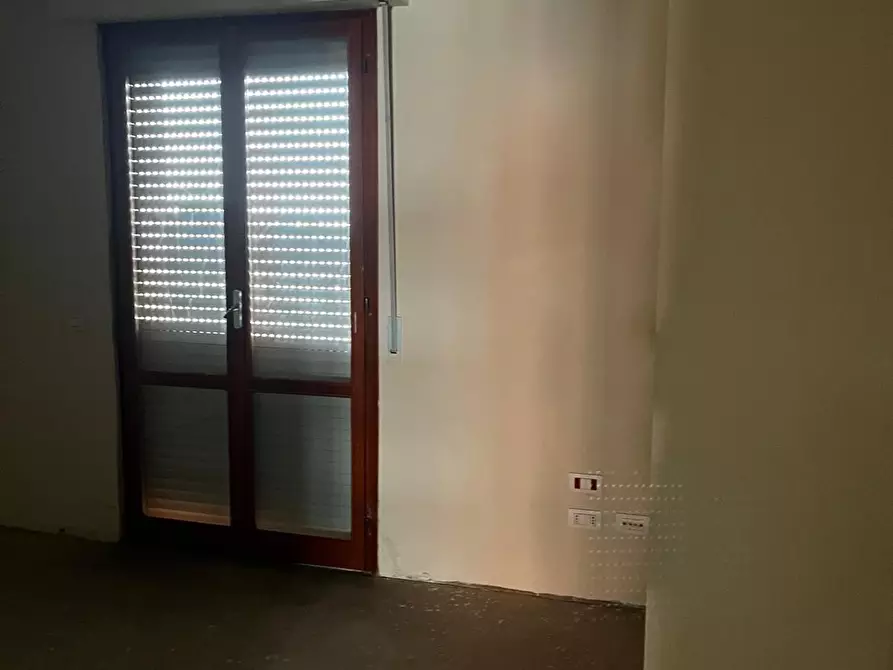 Immagine 13 di Ufficio in vendita  a Pontedera