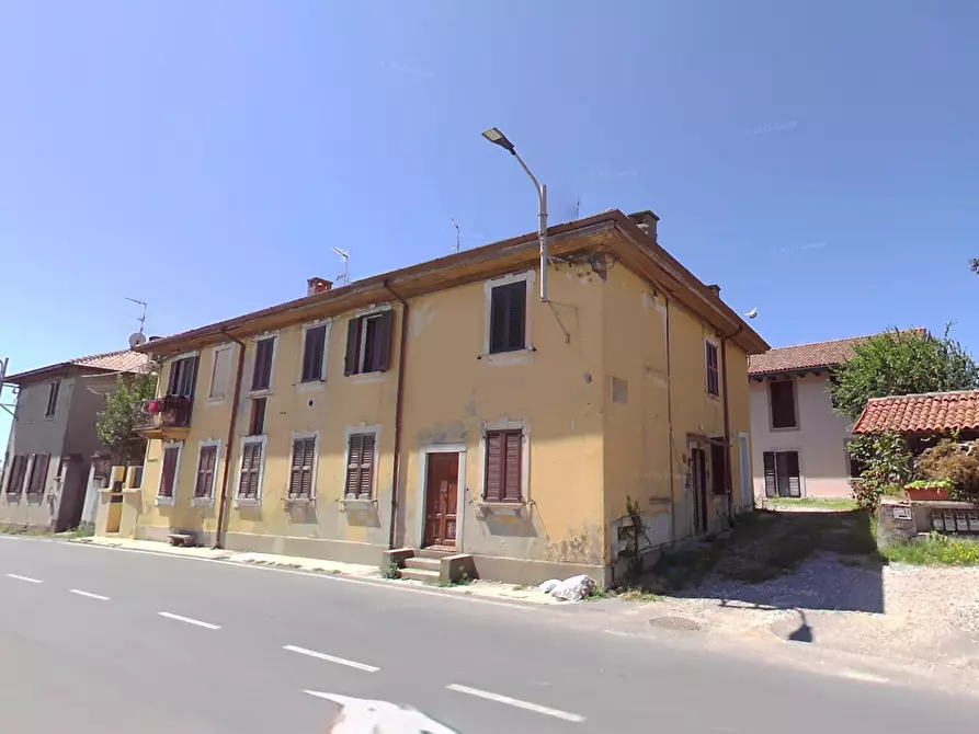 Immagine 3 di Appartamento in vendita  a Besana In Brianza