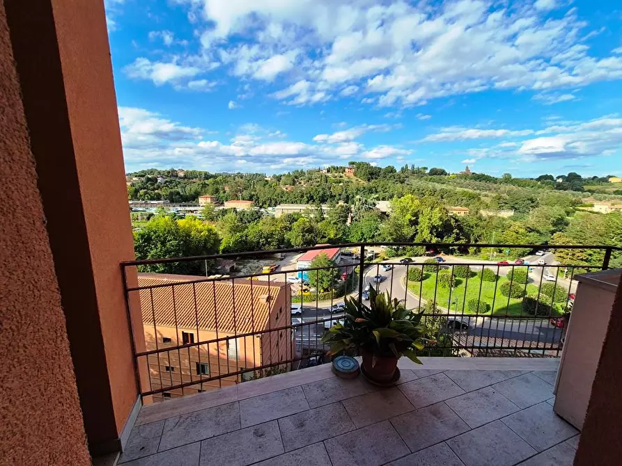 Immagine 13 di Appartamento in vendita  a Siena