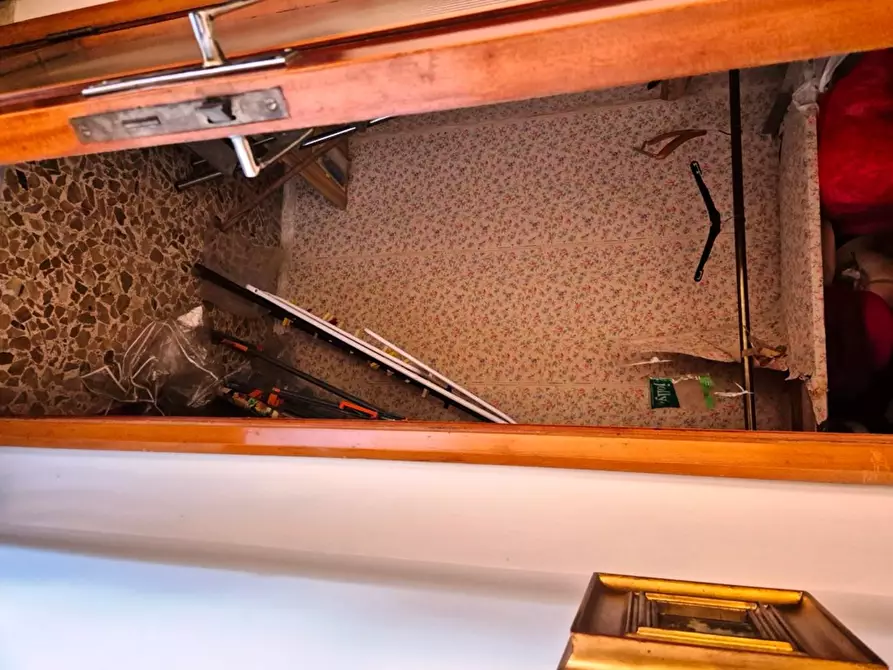 Immagine 17 di Appartamento in vendita  a Siena