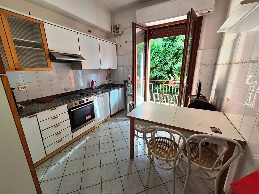 Immagine 5 di Appartamento in vendita  a Siena