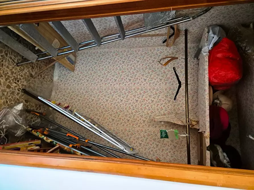 Immagine 16 di Appartamento in vendita  a Siena