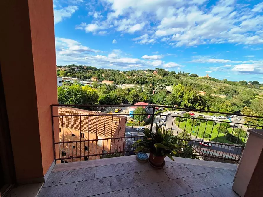 Immagine 14 di Appartamento in vendita  a Siena