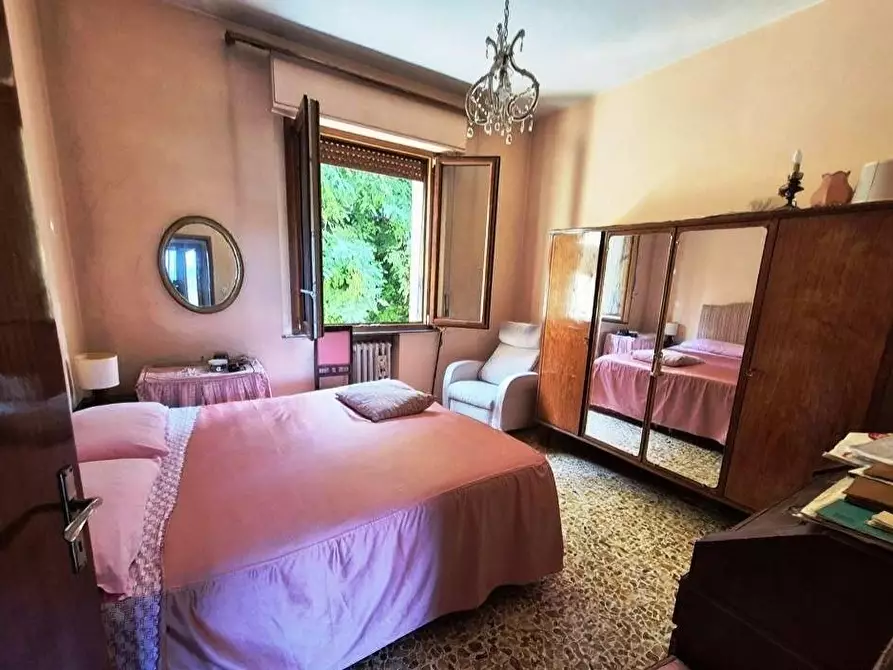 Immagine 21 di Appartamento in vendita  a Siena