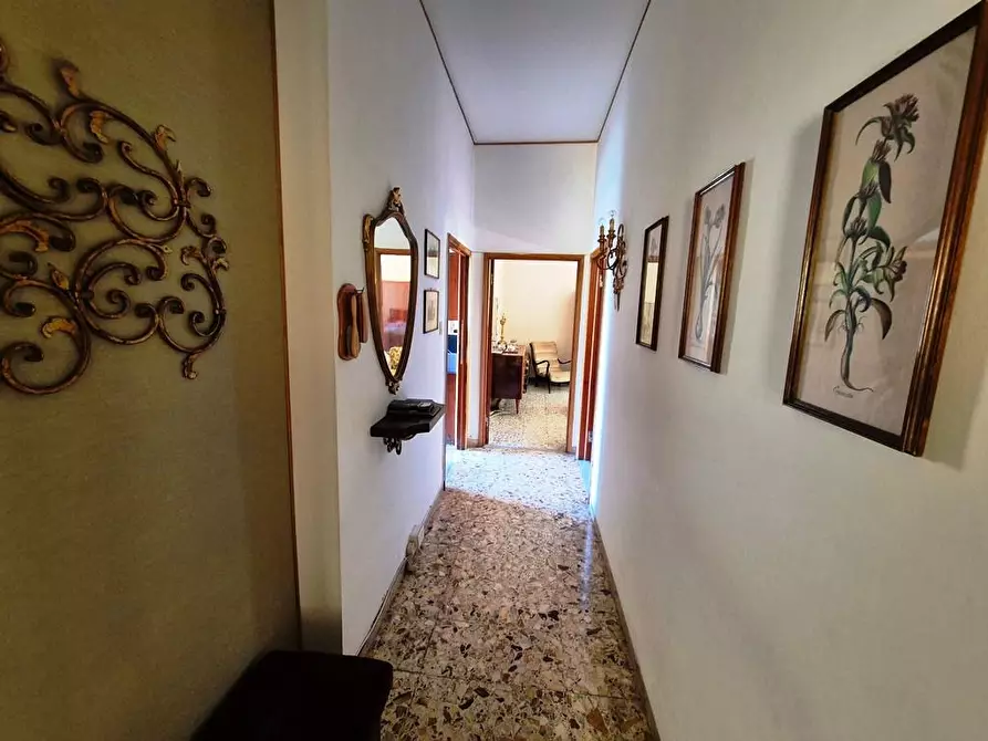 Immagine 10 di Appartamento in vendita  a Siena