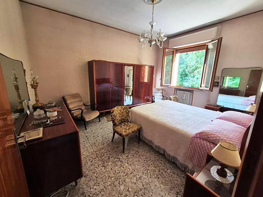 Immagine 12 di Appartamento in vendita  a Siena