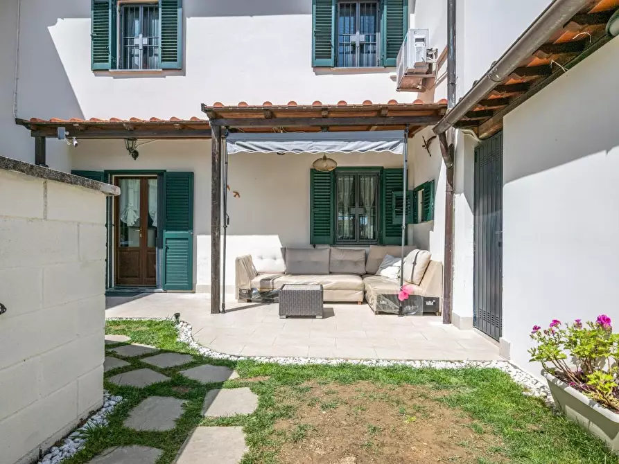 Immagine 33 di Terratetto in vendita  a Cascina