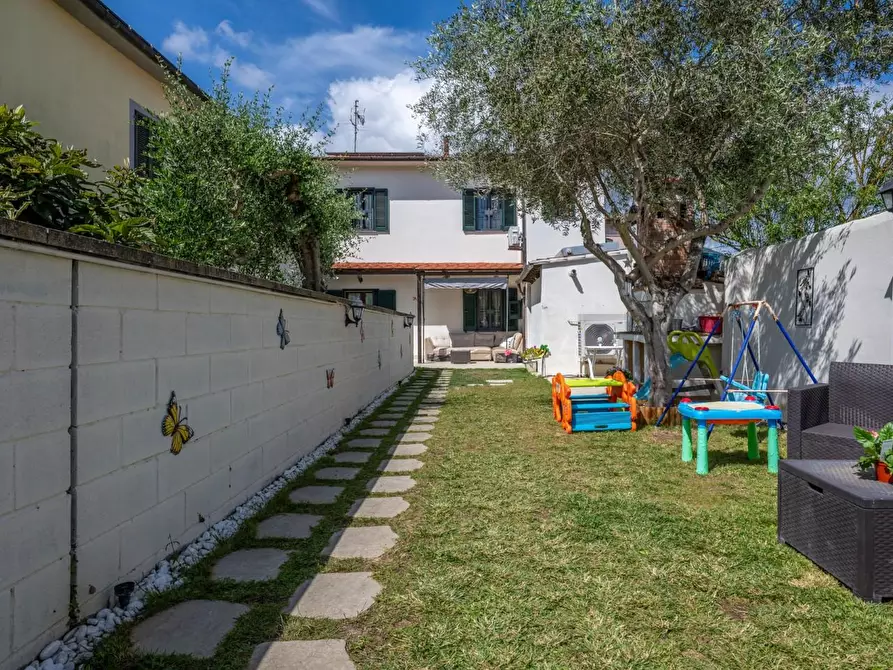 Immagine 39 di Terratetto in vendita  a Cascina