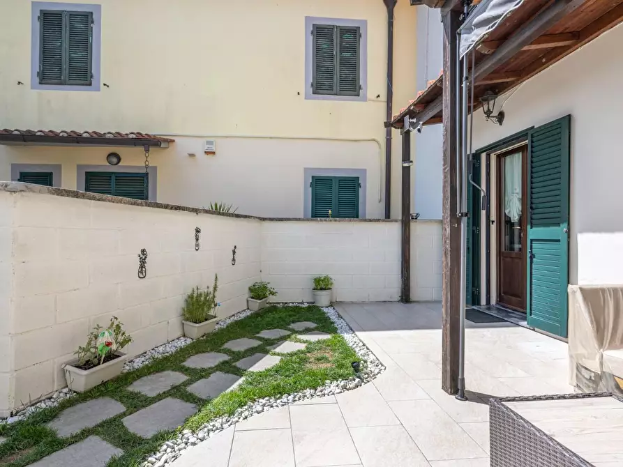 Immagine 35 di Terratetto in vendita  a Cascina