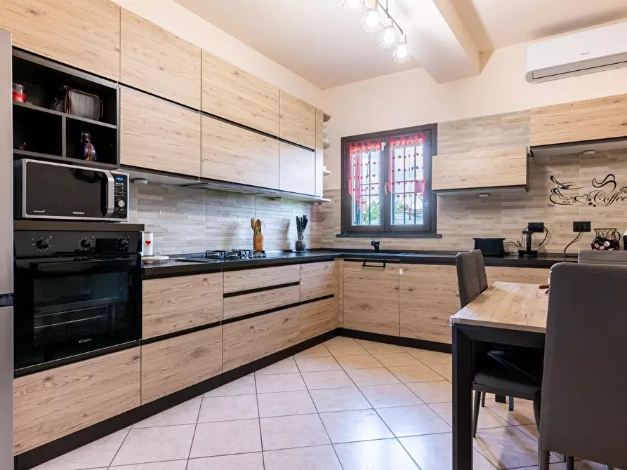 Immagine 11 di Terratetto in vendita  a Cascina