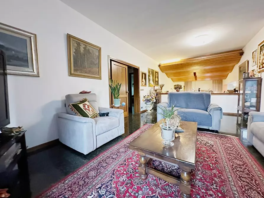 Immagine 1 di Casa semindipendente in vendita  a Altopascio