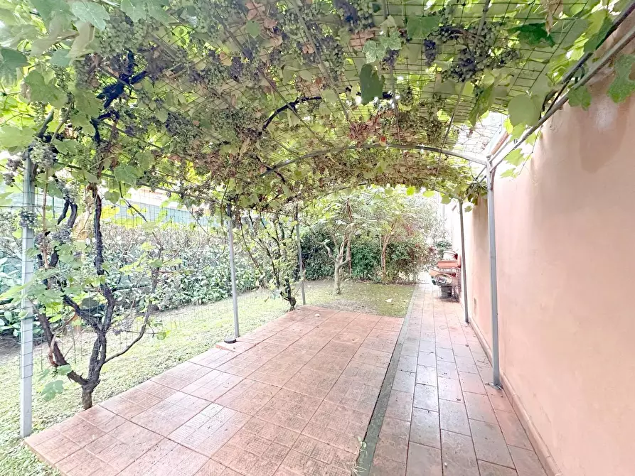 Immagine 39 di Casa semindipendente in vendita  a Altopascio