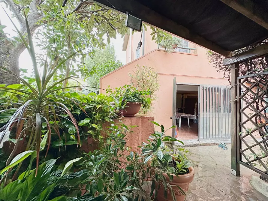 Immagine 30 di Casa semindipendente in vendita  a Altopascio