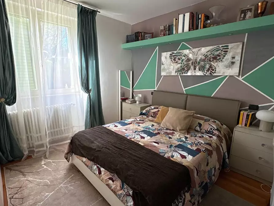 Immagine 11 di Appartamento in vendita  a Lucca