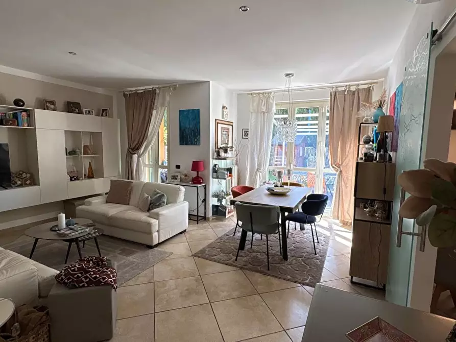 Immagine 1 di Appartamento in vendita  a Lucca