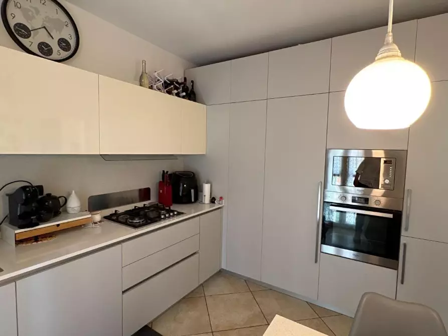 Immagine 7 di Appartamento in vendita  a Lucca