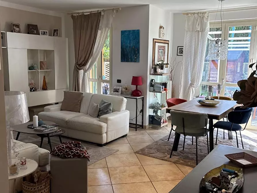 Immagine 15 di Appartamento in vendita  a Lucca