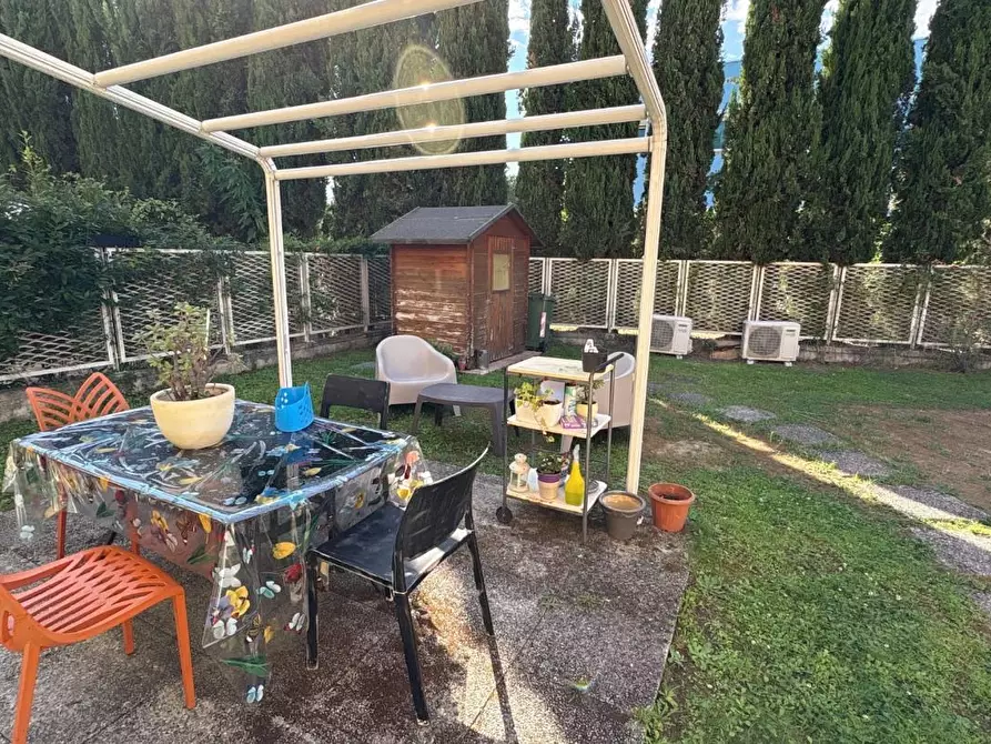 Immagine 18 di Appartamento in vendita  a Lucca