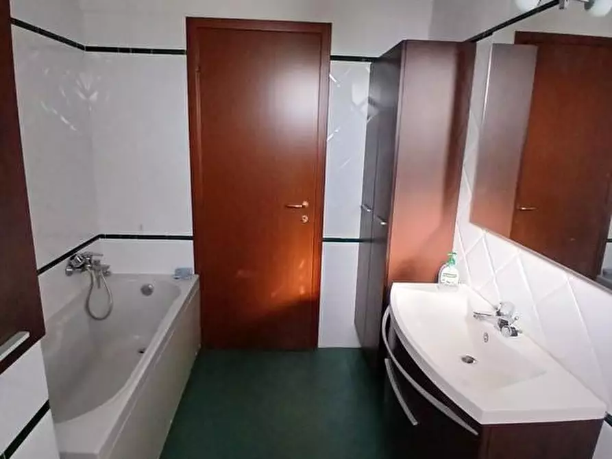 Immagine 10 di Appartamento in affitto  a Pisa