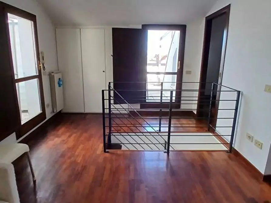 Immagine 32 di Appartamento in affitto  a Pisa