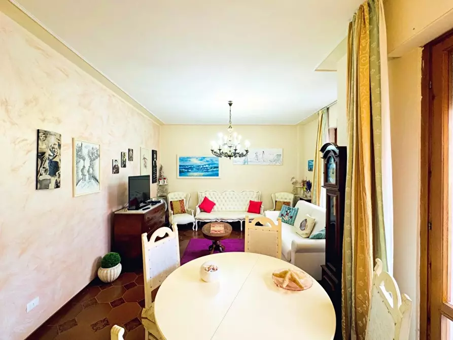 Immagine 14 di Appartamento in vendita  a Camaiore