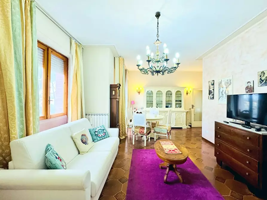 Immagine 18 di Appartamento in vendita  a Camaiore