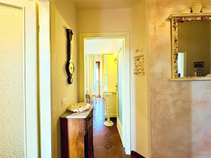 Immagine 9 di Appartamento in vendita  a Camaiore