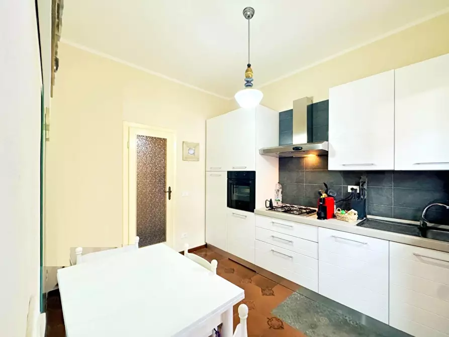 Immagine 7 di Appartamento in vendita  a Camaiore