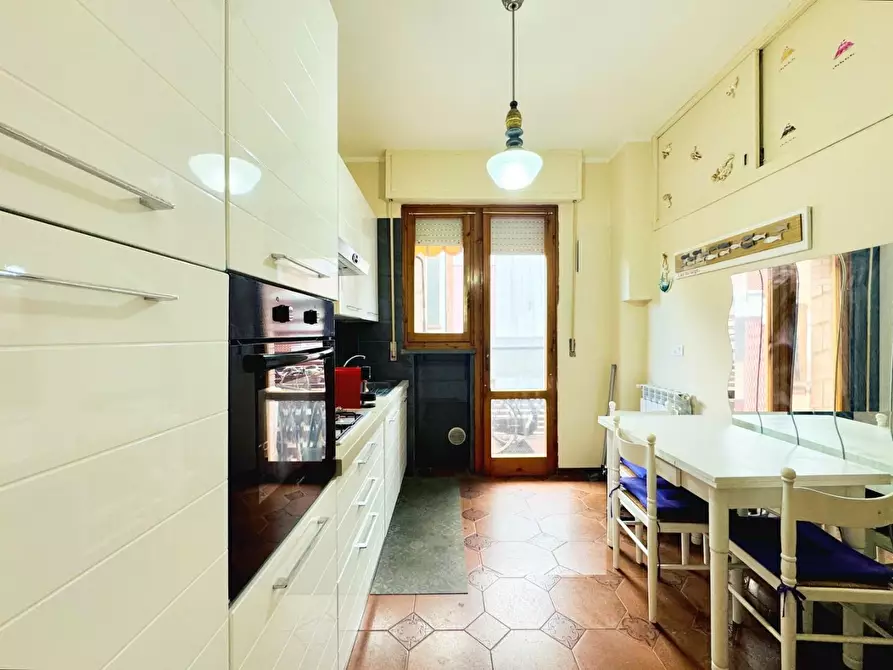 Immagine 4 di Appartamento in vendita  a Camaiore