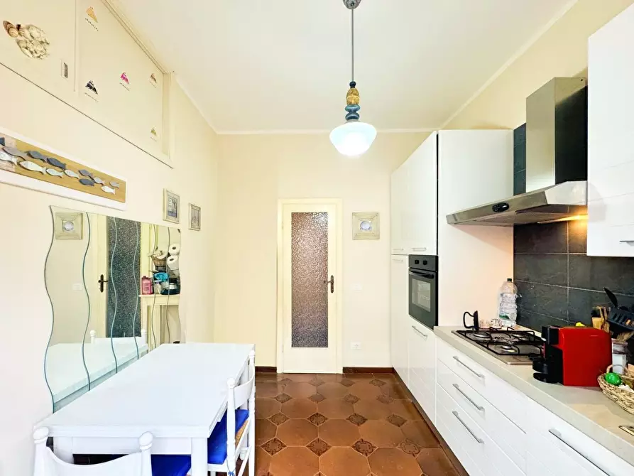 Immagine 6 di Appartamento in vendita  a Camaiore