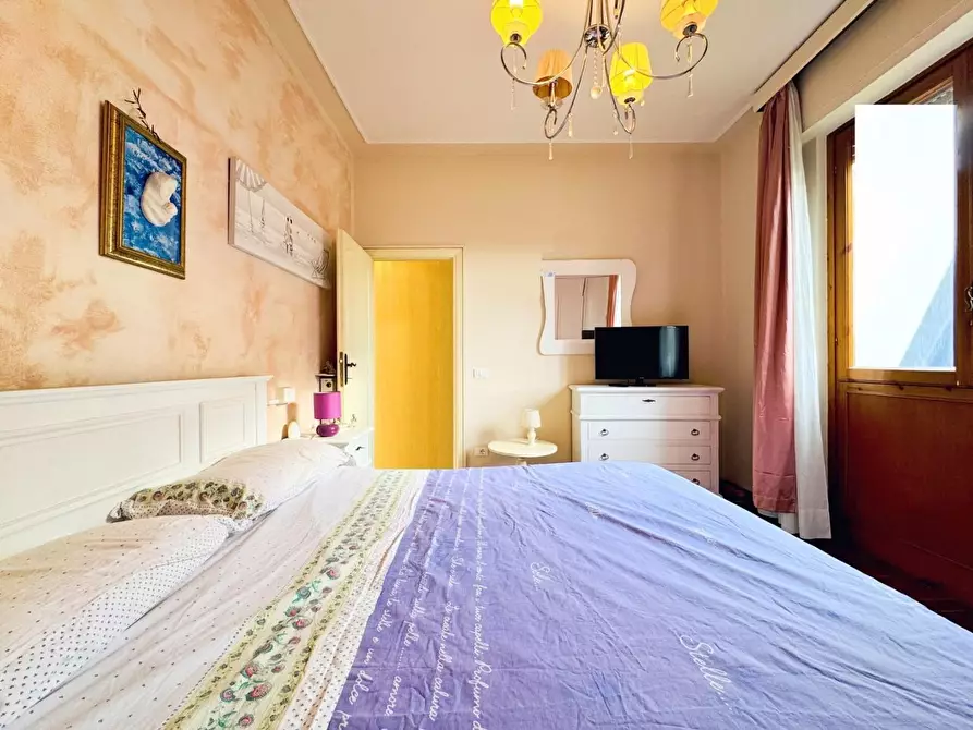 Immagine 31 di Appartamento in vendita  a Camaiore