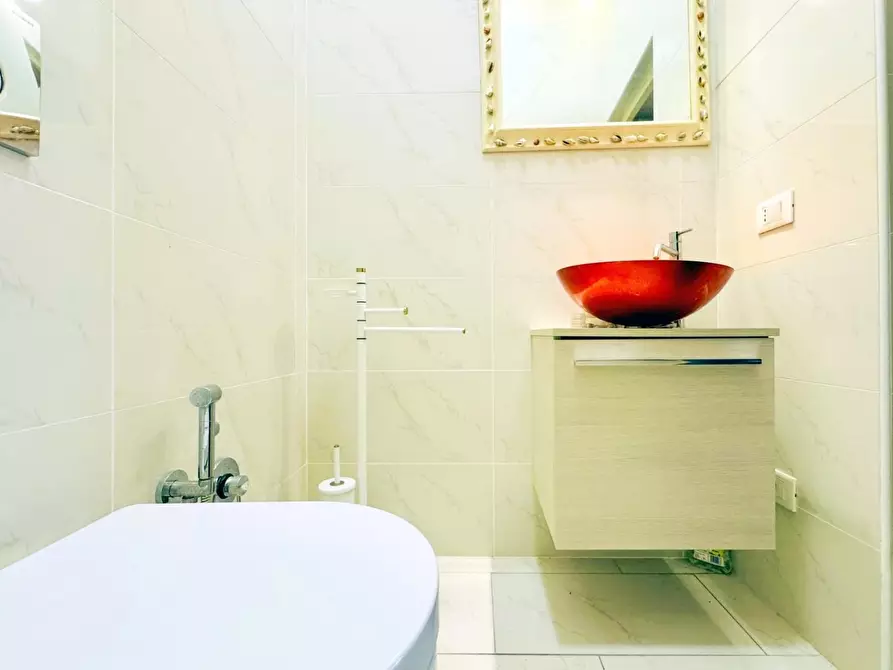 Immagine 22 di Appartamento in vendita  a Camaiore