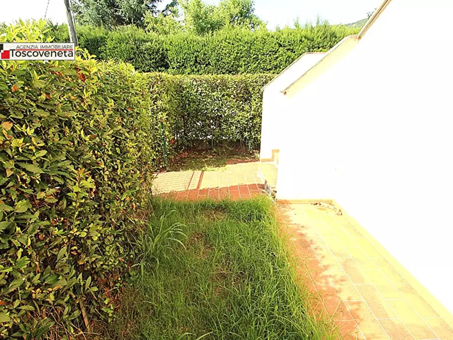 Immagine 23 di Appartamento in vendita  a Lucca