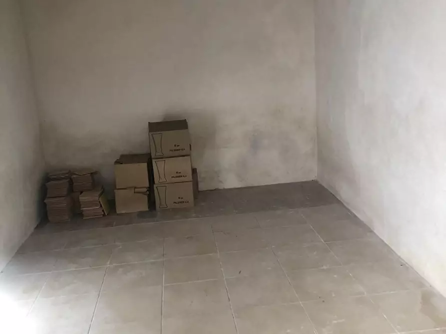 Immagine 1 di Magazzino in affitto  a Pontedera