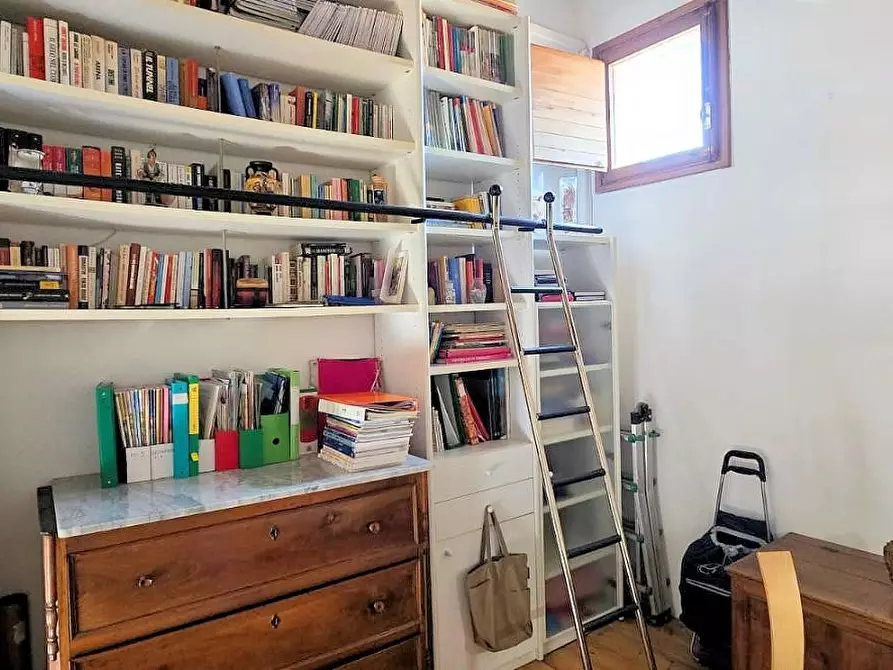 Immagine 21 di Appartamento in vendita  a Pisa