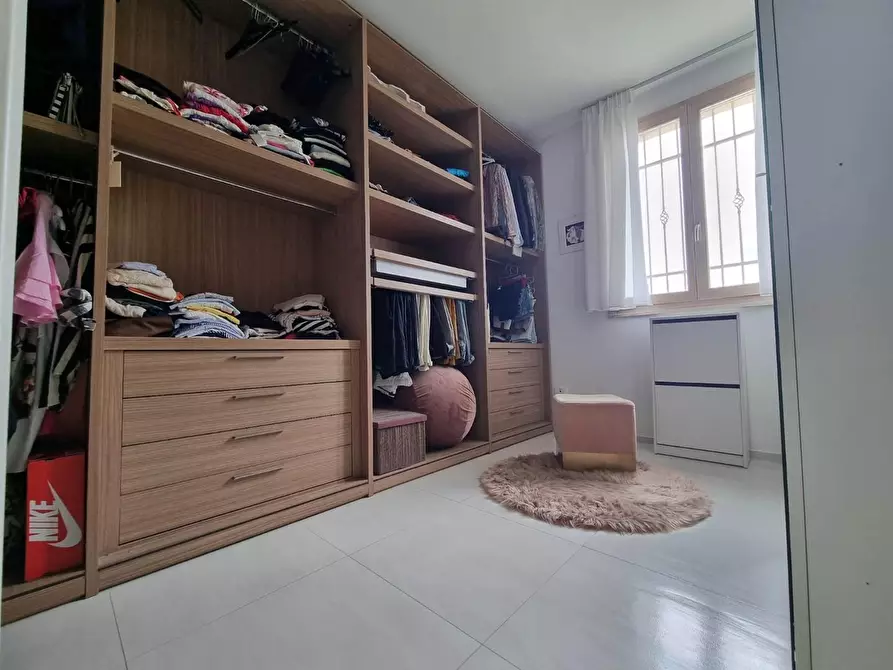 Immagine 25 di Villa in vendita  a Cascina