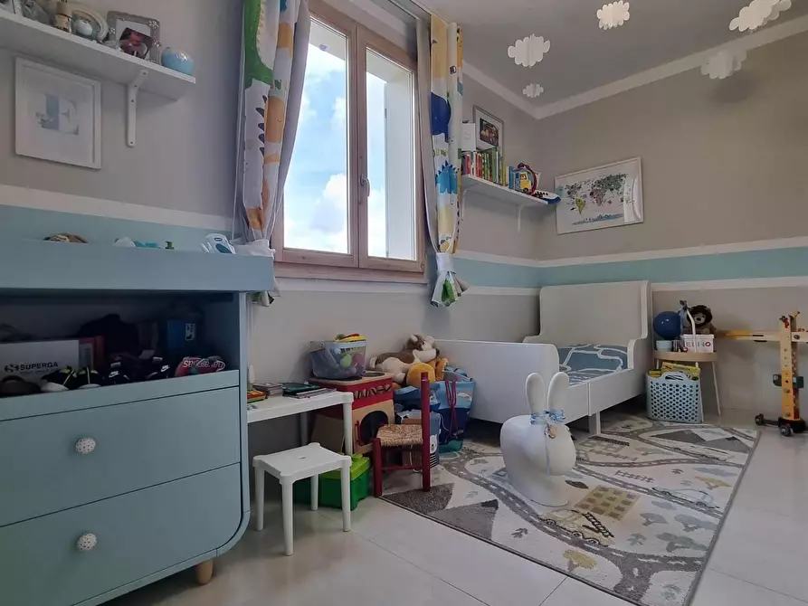 Immagine 2 di Villa in vendita  a Cascina