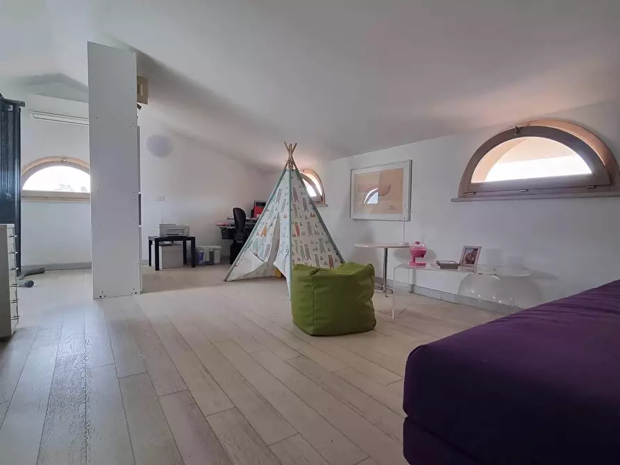 Immagine 26 di Villa in vendita  a Cascina