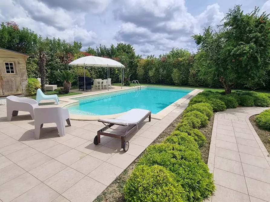 Immagine 14 di Villa in vendita  a Cascina