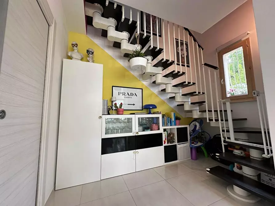 Immagine 13 di Villa in vendita  a Cascina