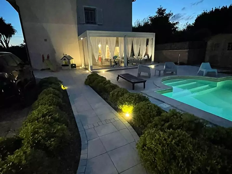 Immagine 3 di Villa in vendita  a Cascina