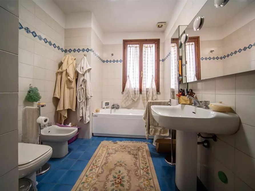 Immagine 12 di Casa bifamiliare in vendita  a San Giuliano Terme