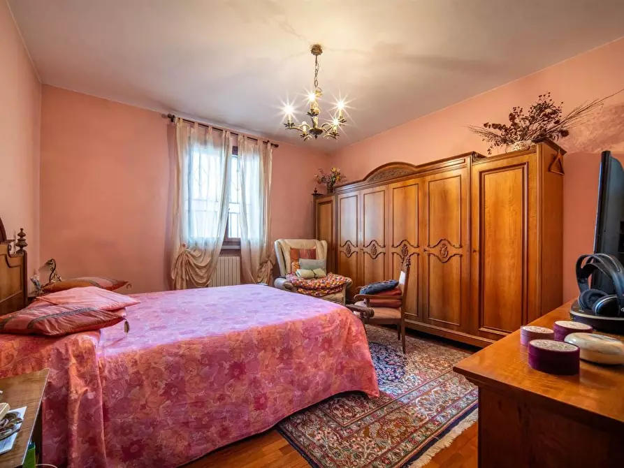 Immagine 2 di Casa bifamiliare in vendita  a San Giuliano Terme